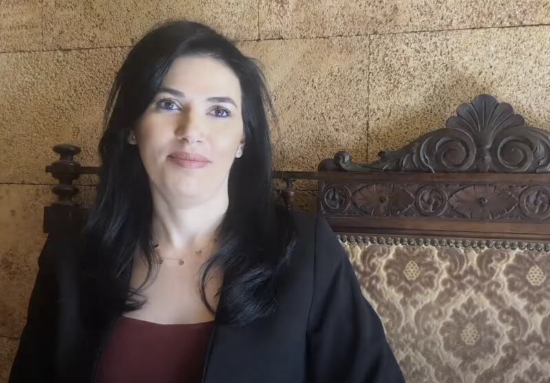 وقفة مع كتّاب المشرق -1- : علاقة الفلسفة بالدين مع د. نادين عبّاس