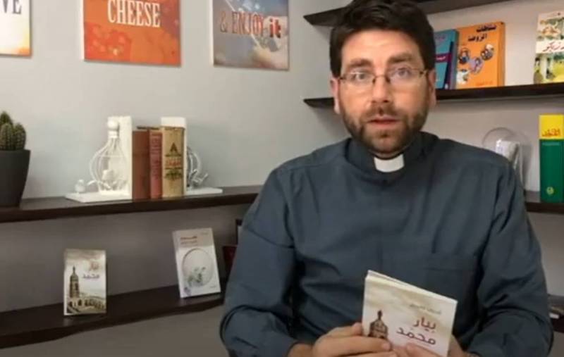 أدريان كانديار، كاتب 